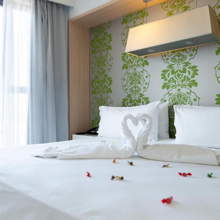 DoubleTree by Hilton Girona - Habitación con cama extragrande - 5