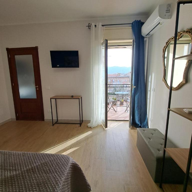 Skyline Palermo - One-Bedroom Apartment with Balcony and Mountain View - 7