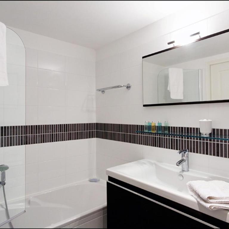 Sunlight Properties - Bugatti - Beausoleil, France 1 Bedroom, stunning holiday rental apartment with balcony - Appartement 1 Chambre - 5