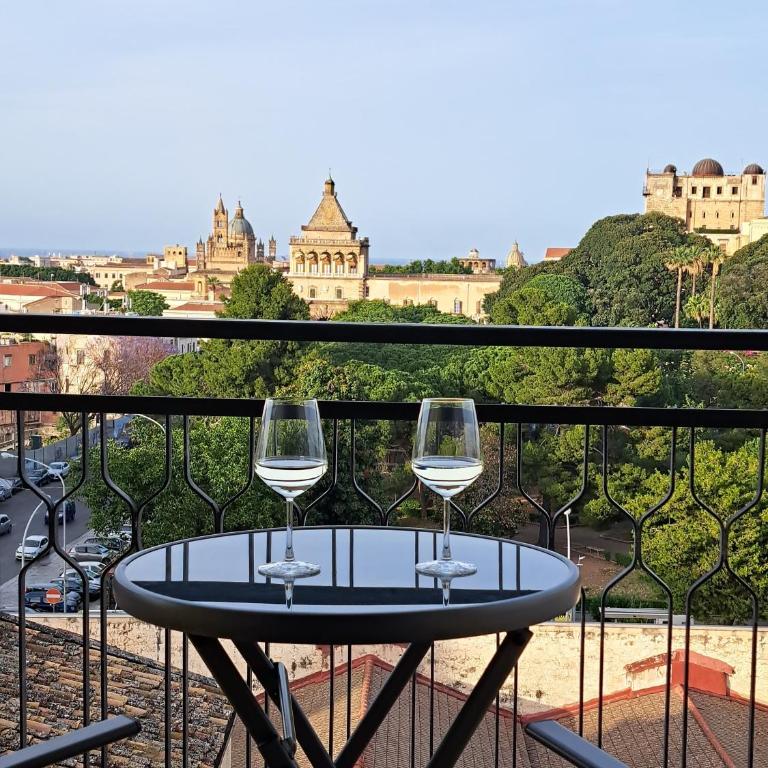 Skyline Palermo - Double Room with Balcony - 3