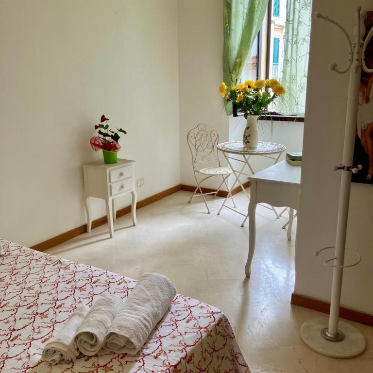 Le Dimore di Ike - Camera Matrimoniale con Bagno Privato - 4