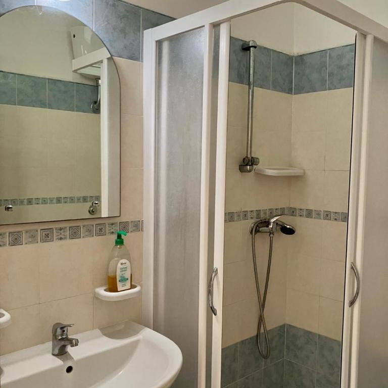 Le Dimore di Ike - Camera Matrimoniale con Bagno Privato - 2