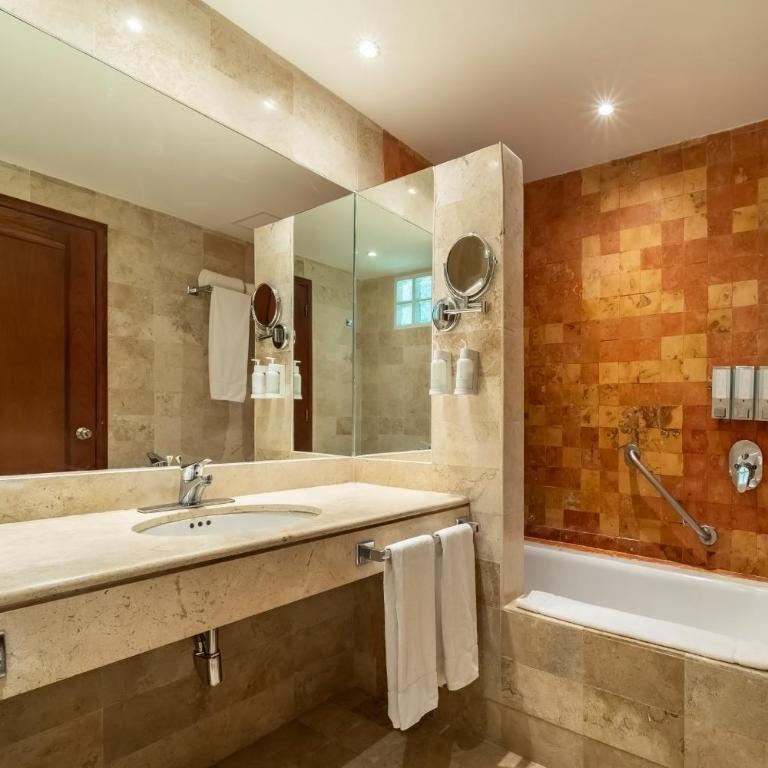Iberostar Waves Paraíso del Mar - All Inclusive - Junior Suite Ocean Front Beach Access - 2