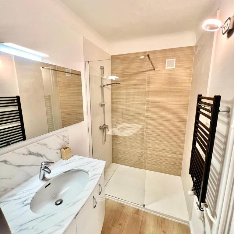 Spacieux T3 terrasse vue mer climatisé - Apartment mit 2 Schlafzimmern - 3