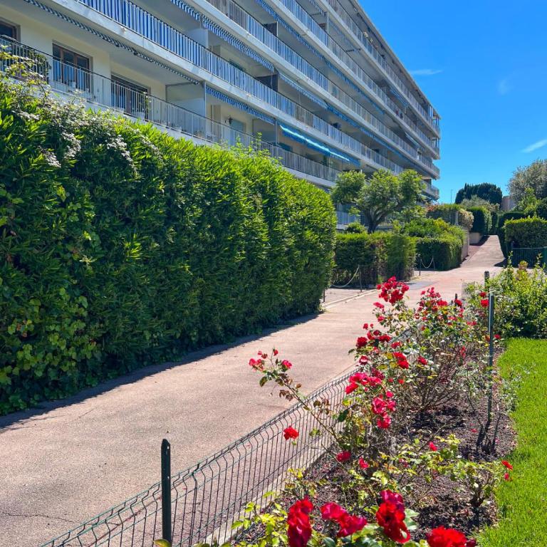 LA ROSERAIE for 6 By Sunset Riviera Holidays - Apartamento - 75