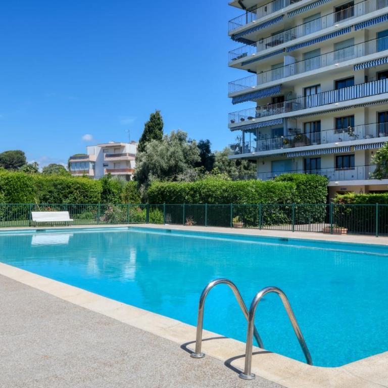 LA ROSERAIE for 6 By Sunset Riviera Holidays - Apartamento - 53