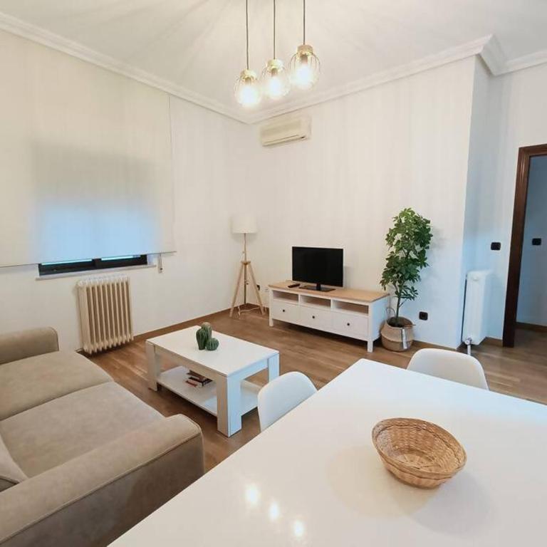 Alojamiento Pl del Ángel junto Pl Mayor con aire - Two-Bedroom Apartment - 3