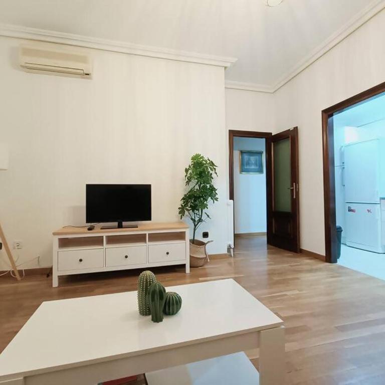 Alojamiento Pl del Ángel junto Pl Mayor con aire - Two-Bedroom Apartment - 4