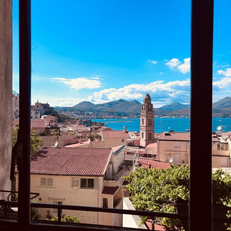 Finestra Blu - Two-Bedroom Apartment - 4
