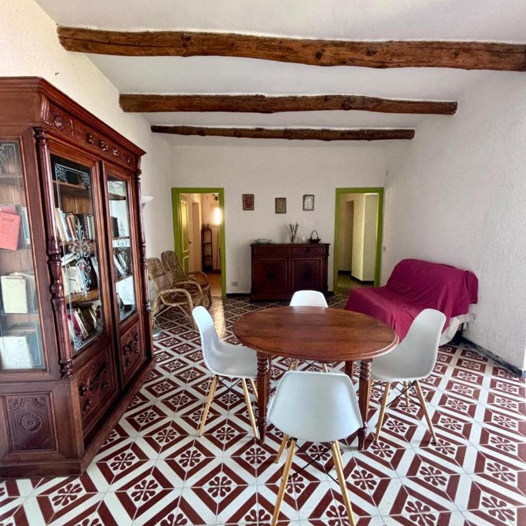 Finestra Blu - Two-Bedroom Apartment - 9