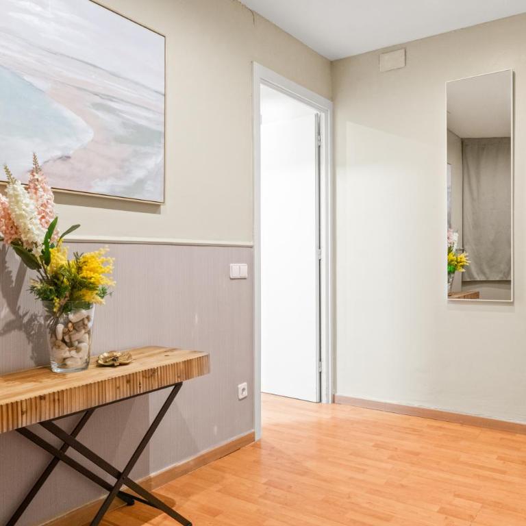 Suite Home Sagrada Familia - Three-Bedroom Apartment with Sagrada Familia View - 12