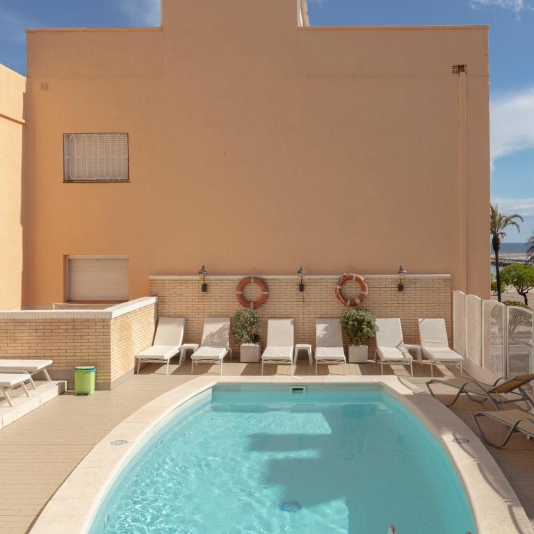 Hotel Rovira - Habitación Doble con vistas a la piscina - 1 o 2 camas - 5