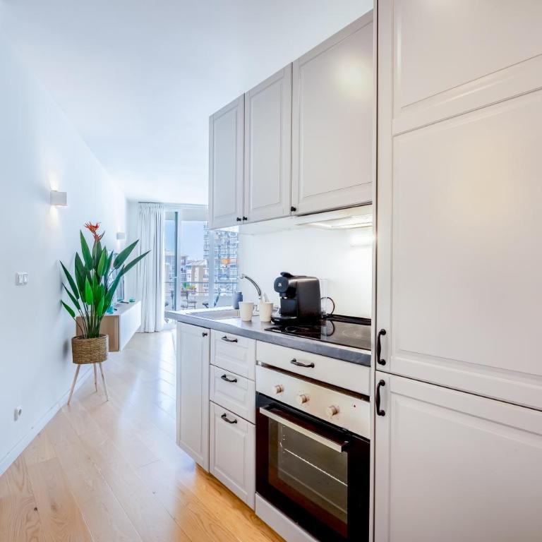 Stylish 2BD Apt in the Centre 10 minutes away from the Beach - Two-Bedroom Apartment - 11