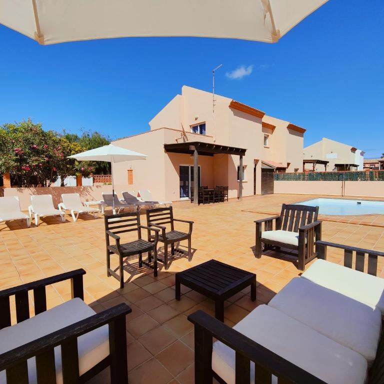 CASA MARTA duplex con piscina privada en Corralejo - Three-Bedroom Villa - 11