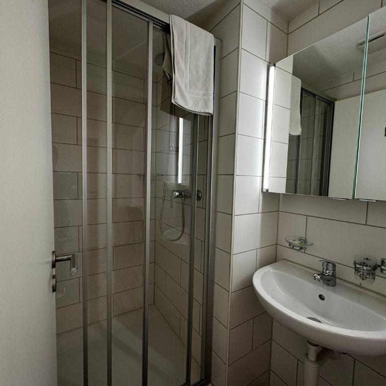 Swiss Holidays-City Apartments Interlaken - Double or Twin Room with Shared Bathroom - 3