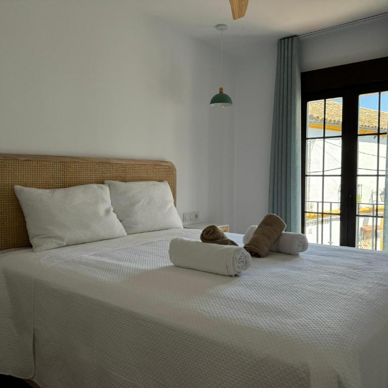 Balcón de los Patios con PARKING - Two-Bedroom Apartment - 4