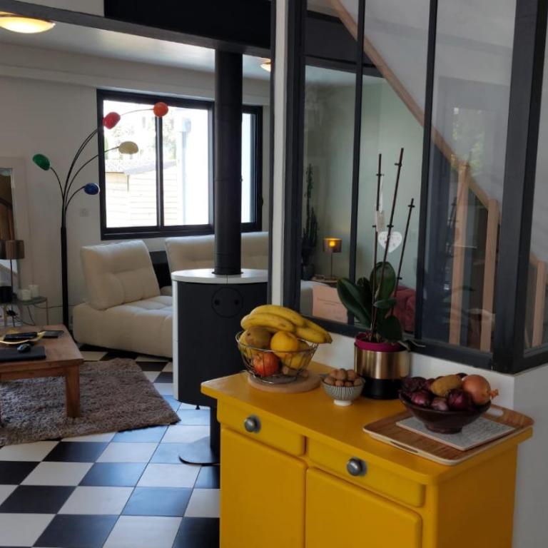 Maison familiale avec jacuzzi et piscine - Maison 4 Chambres - 17