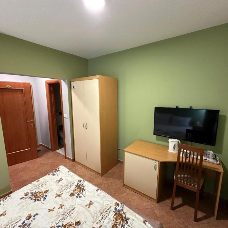Villa la Riva - Studio Apartment with King Bed - 4