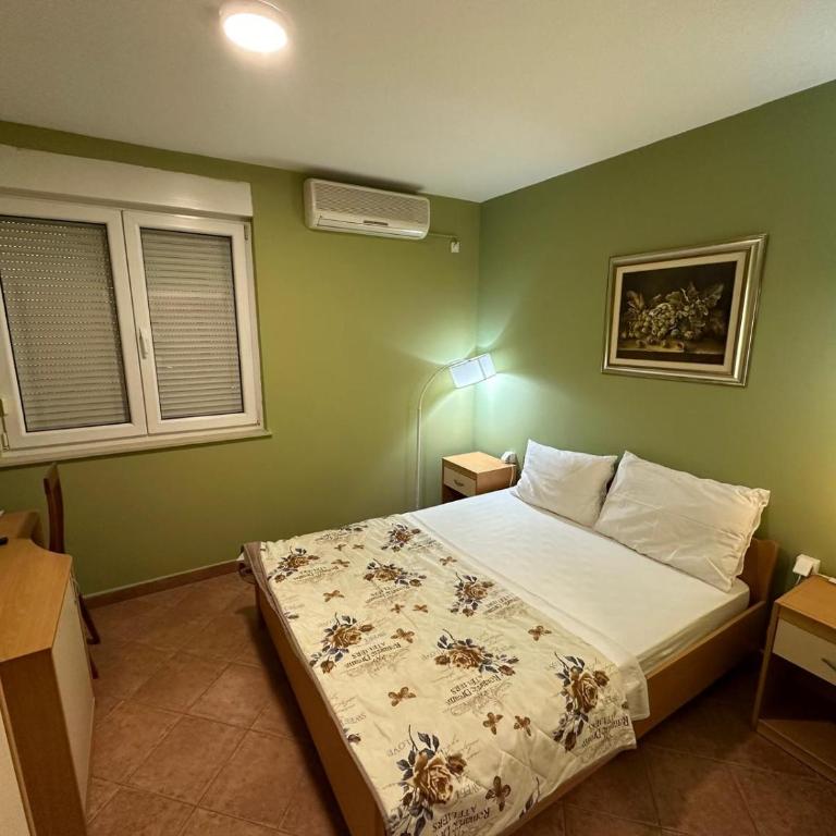 Villa la Riva - Studio Apartment with King Bed - 7