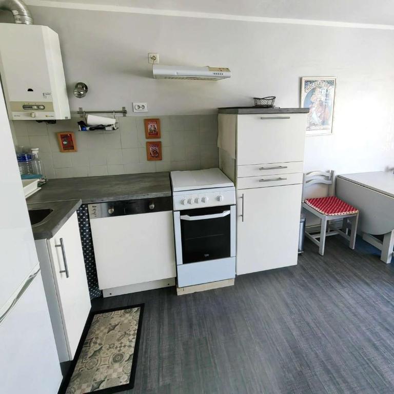 Charmant T3 rénové pour 6, front de mer avec parking privatif - FR-1-607-74 - Appartement (6 Adultes) - 8