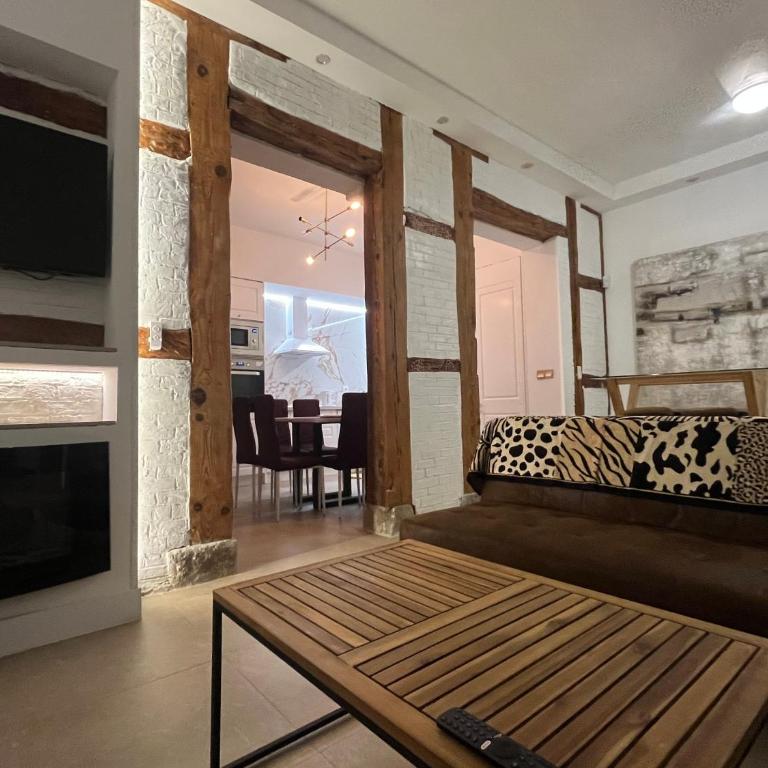 Lof6 Luxury plaza mayor - Three-Bedroom Apartment - 10