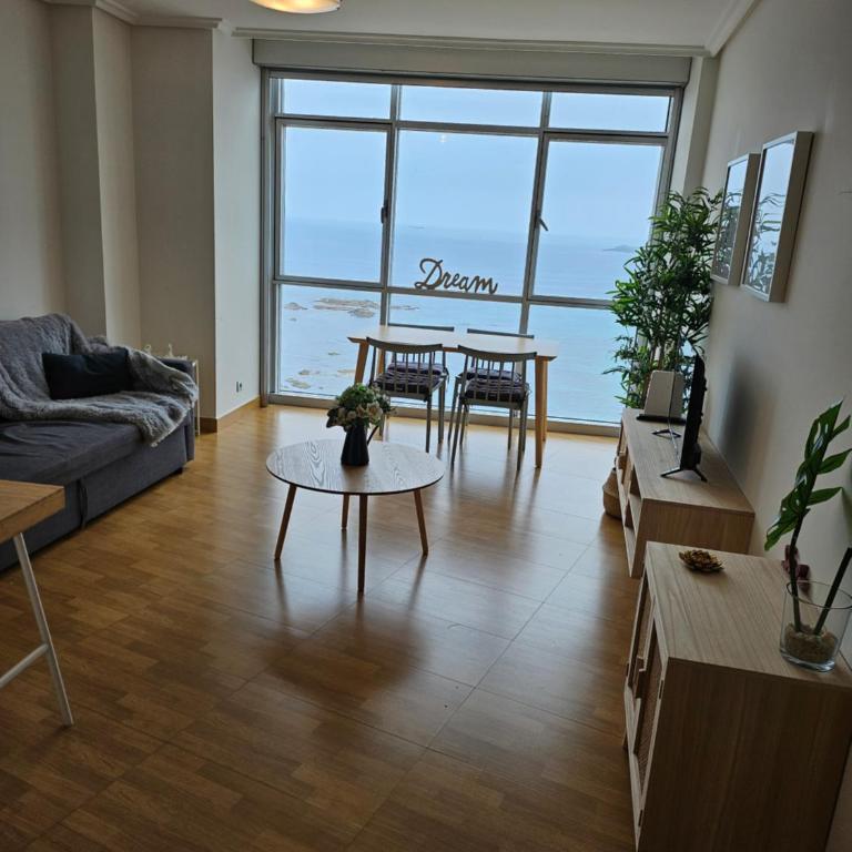 VIVIENDA con INCREIBLES VISTAS A LA PLAYA DE RIAZOR - Apartamento de 1 dormitorio - 1