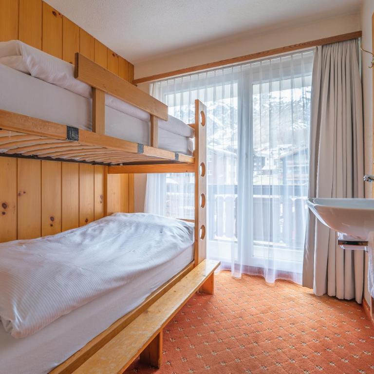 Hotel Christiania Saas-Fee - Familienzimmer mit Balkon - 3