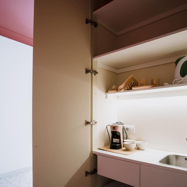 Palazzo D'Azeglio - Deluxe Double Room with Balcony - 8