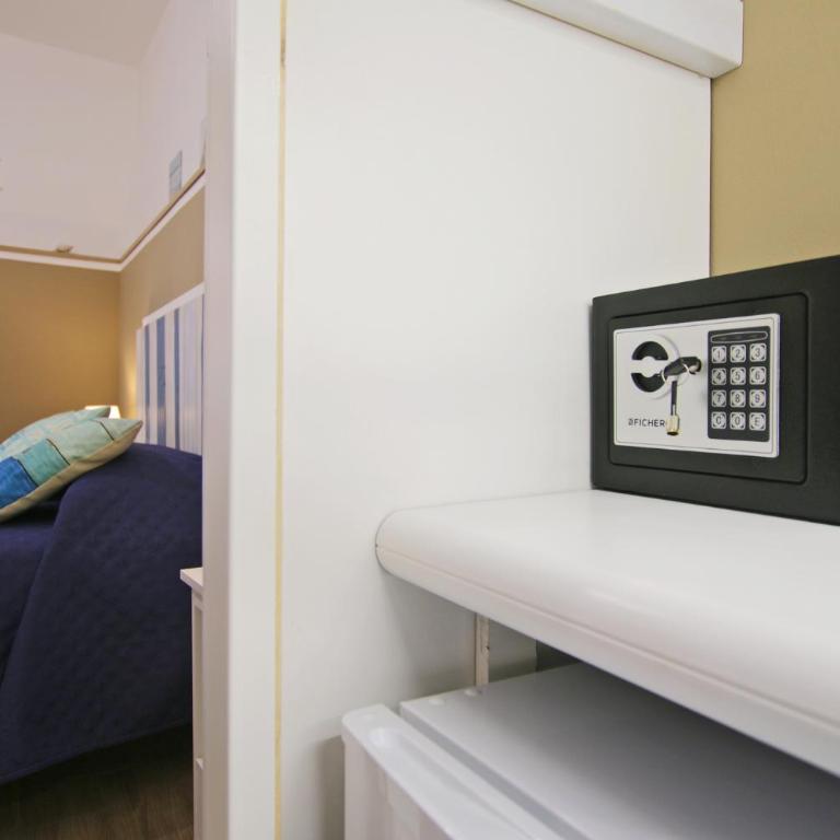 Benvenuti al Sud - Camera Matrimoniale con Bagno Privato - 17