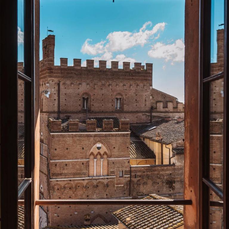 TORRE DEI LAMBERTINI WINDOWS ON PIAZZA DEL CAMPO - Residenza d'epoca - Appartamento con 2 Camere da Letto e con Vista - 40