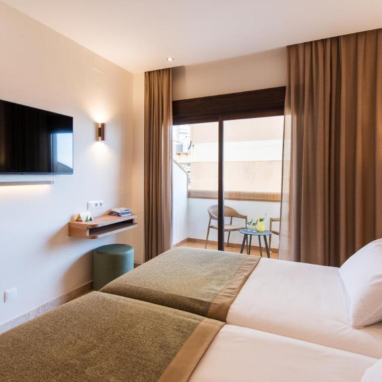 Hotel Tarik - Habitación Doble con terraza - 1 o 2 camas - 2