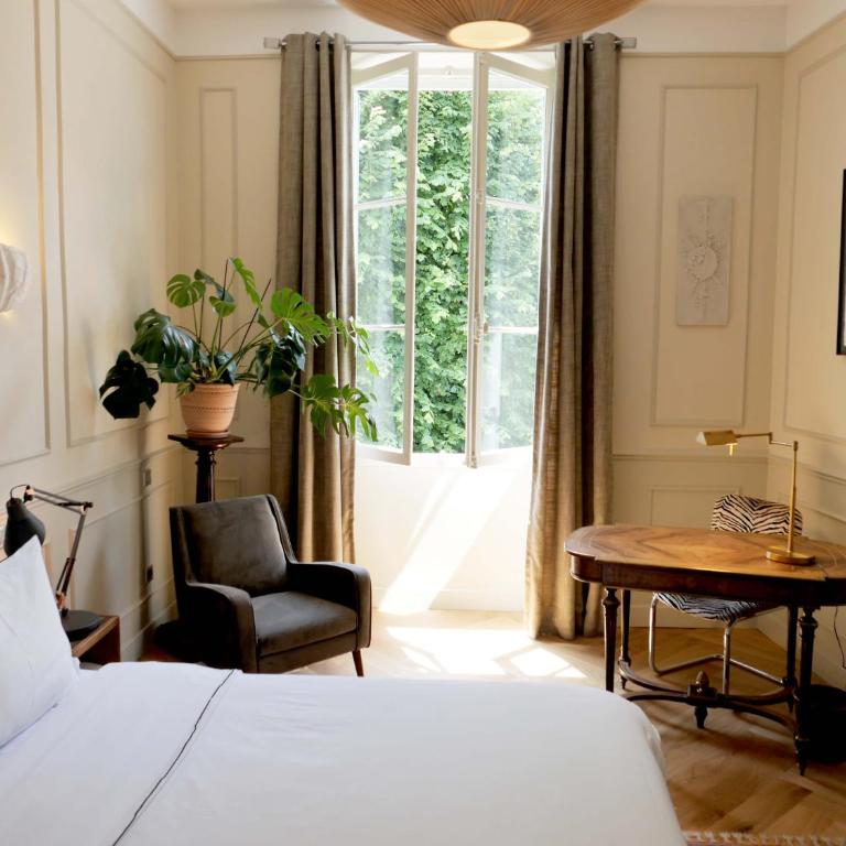 Hôtel Bristol Pau - Chambre Deluxe - 11