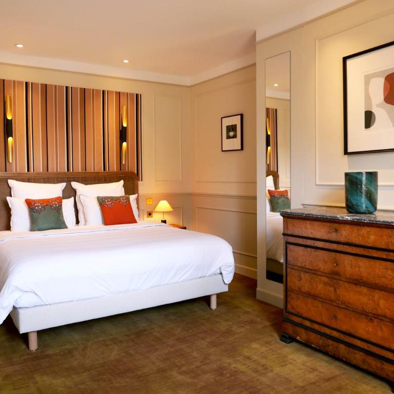 Hôtel Bristol Pau - Chambre Deluxe - 7