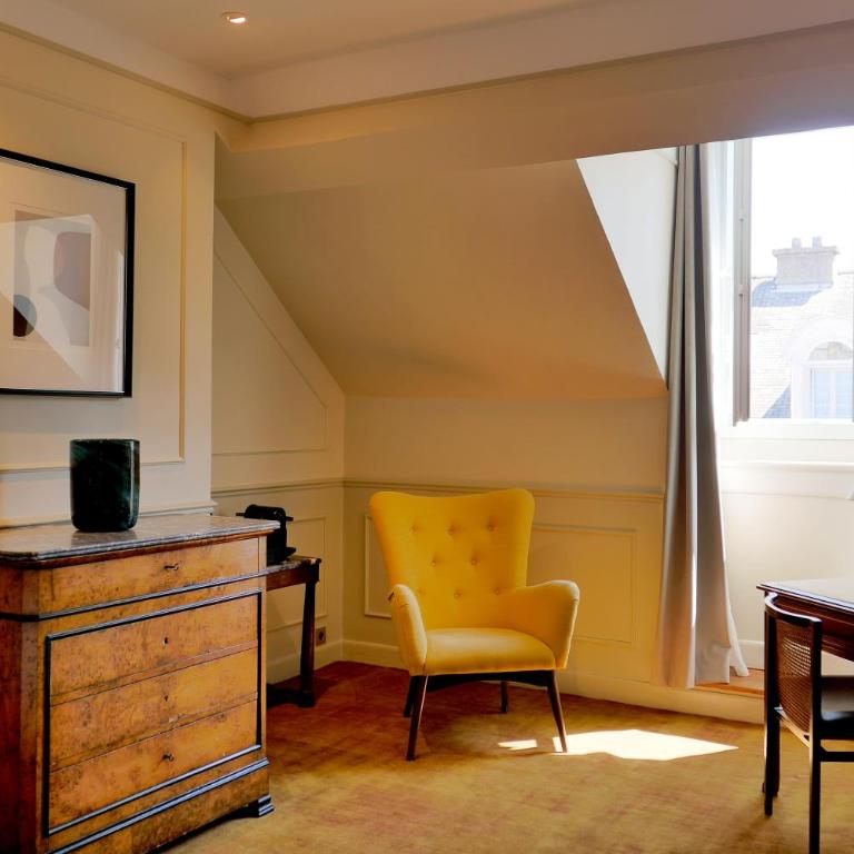 Hôtel Bristol Pau - Chambre Deluxe - 8