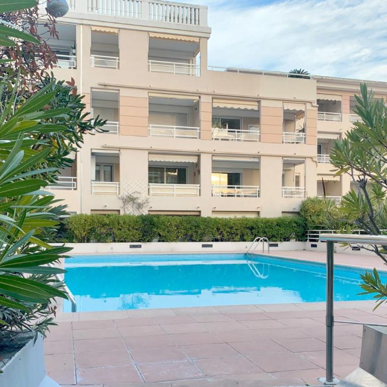 Amour Azur Appartement pour 2 avec jacuzzi et terrasse à 2 minutes de la mer - Studio - 3