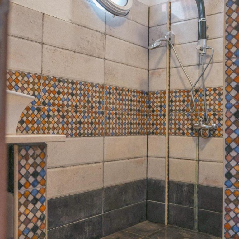 Casa Selimi - Dvokrevetna Soba sa Bračnim Krevetom i Balkonom (2 Odrasle Osobe + 1 Dete) - 3