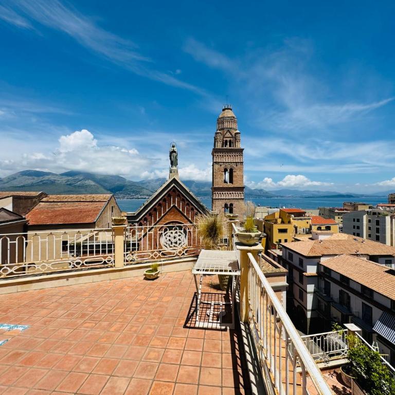 La Gaetana - UN LETTO IDEALE - Deluxe Double Room with Sea View - 4