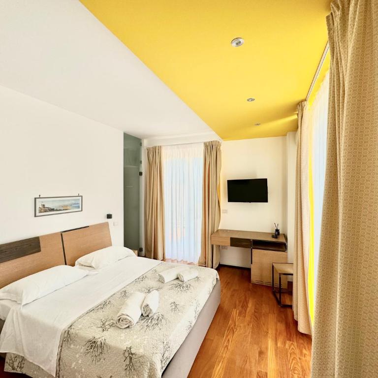 La Gaetana - UN LETTO IDEALE - Deluxe Double Room with Sea View - 6