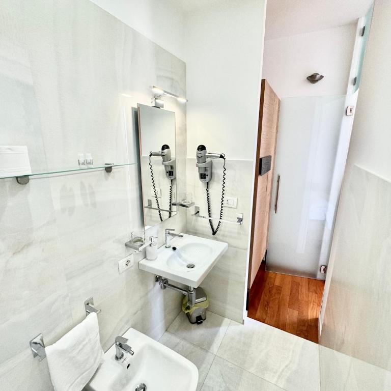 La Gaetana - UN LETTO IDEALE - Deluxe Double Room with Sea View - 10