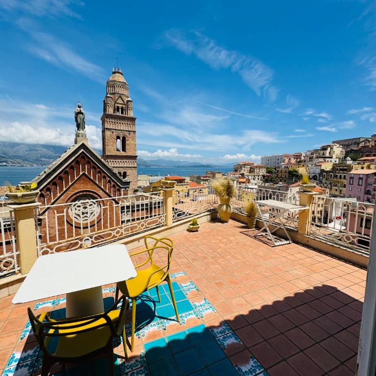 La Gaetana - UN LETTO IDEALE - Deluxe Double Room with Sea View - 12