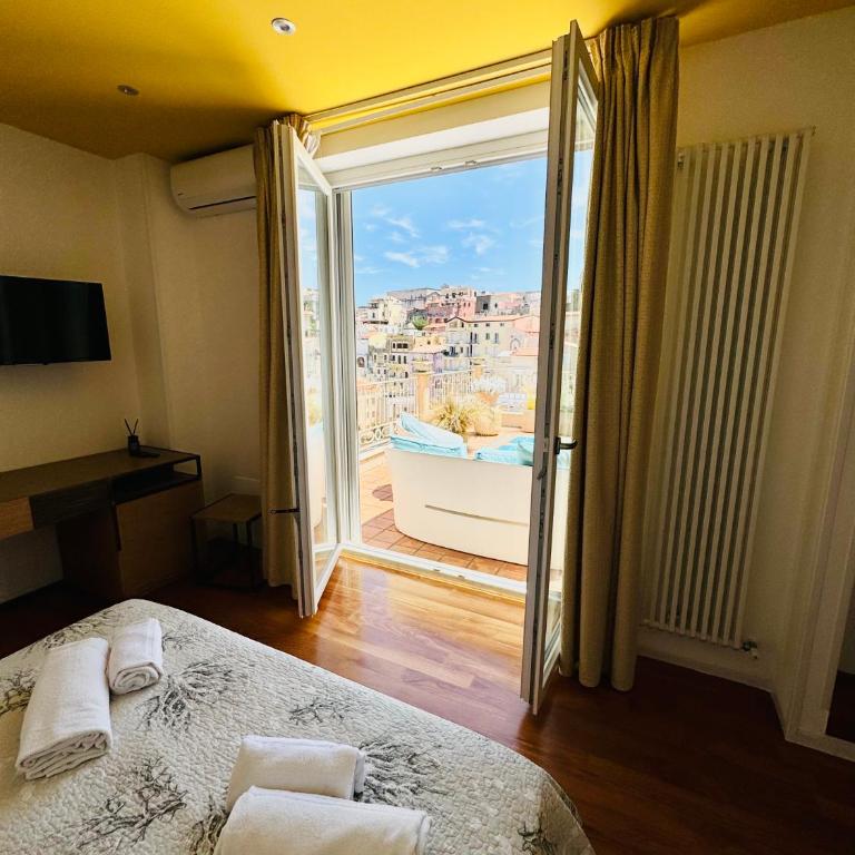 La Gaetana - UN LETTO IDEALE - Deluxe Double Room with Sea View - 15