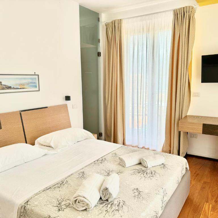 La Gaetana - UN LETTO IDEALE - Deluxe Double Room with Sea View - 20