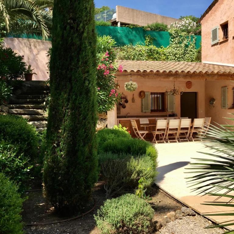 Villa Pokade climatisée de 235 m2 piscine sans vis à vis grand jardin totalement clos - Villa - 27