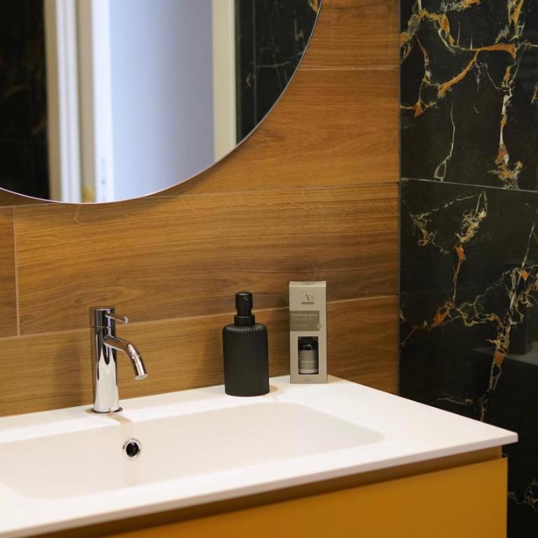 Binario9 - Double Room with Private Bathroom - 5