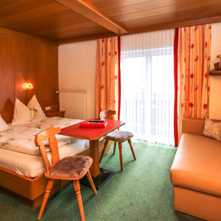 Alpenhotel Tauernstüberl - Dreibettzimmer - 4