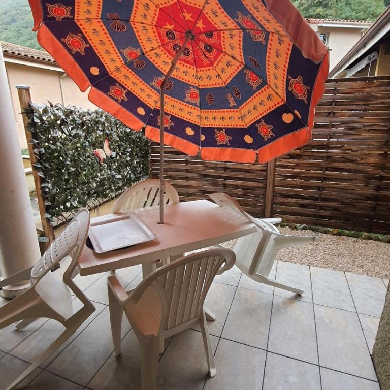 Joli T2 climatisé 70 dans un écrin de verdure 04000 - Maison 1 Chambre - 8
