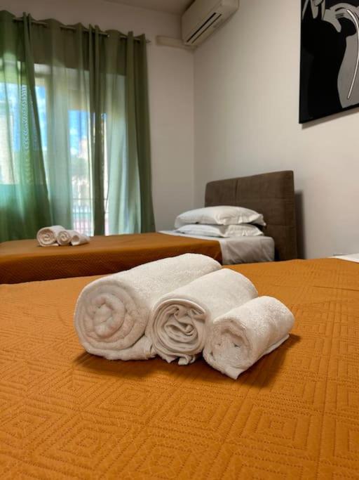 Prella House Roma 50 mt da Metro B Jonio - Appartement 3 Chambres - 23