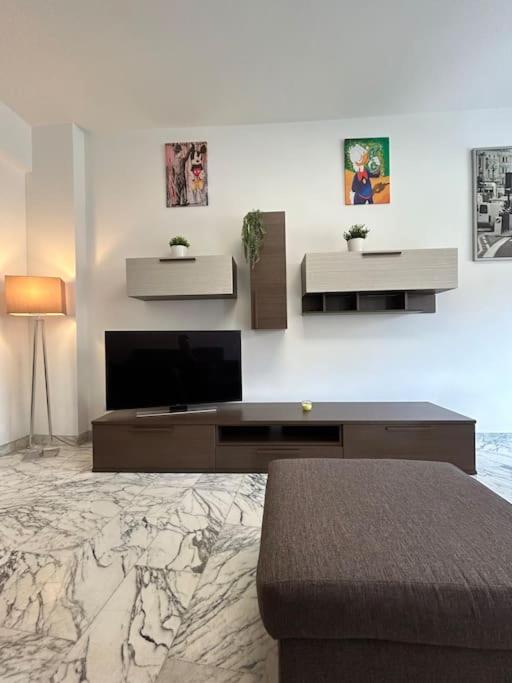 Prella House Roma 50 mt da Metro B Jonio - Appartement 3 Chambres - 17