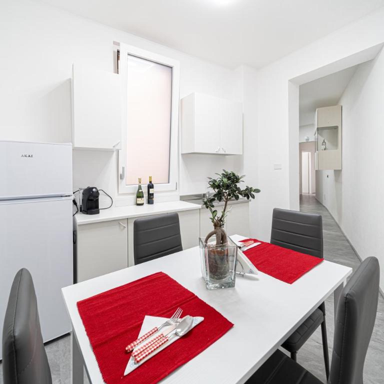 VOLCANO'S SUITE - ETNA - Private Room with Jacuzzi in Catania Center - Apartment - 27