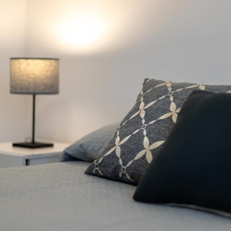 Departamento en Barrio tranquilo con Cochera - Two-Bedroom Apartment - 7